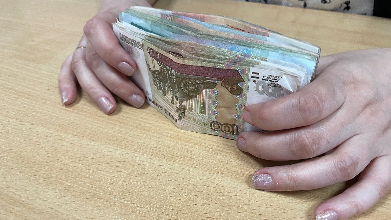 Главная картинка новости: Муниципальных служащих Коми научили управлять семейным бюджетом