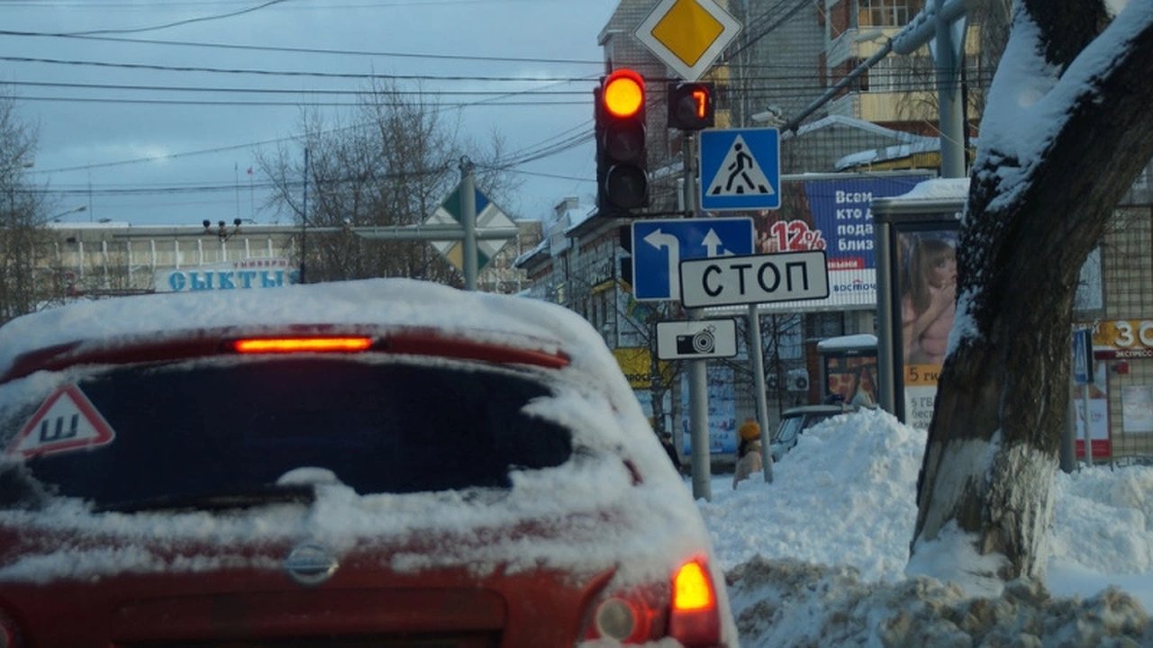Главная картинка новости: С 1 февраля за установку таких фар зимой сразу лишат прав – стоят почти у каждого автомобилиста