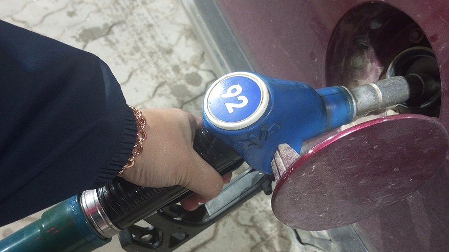 Главная картинка новости: С февраля будет полный запрет. Водителей ждет неожиданное изменение на АЗС