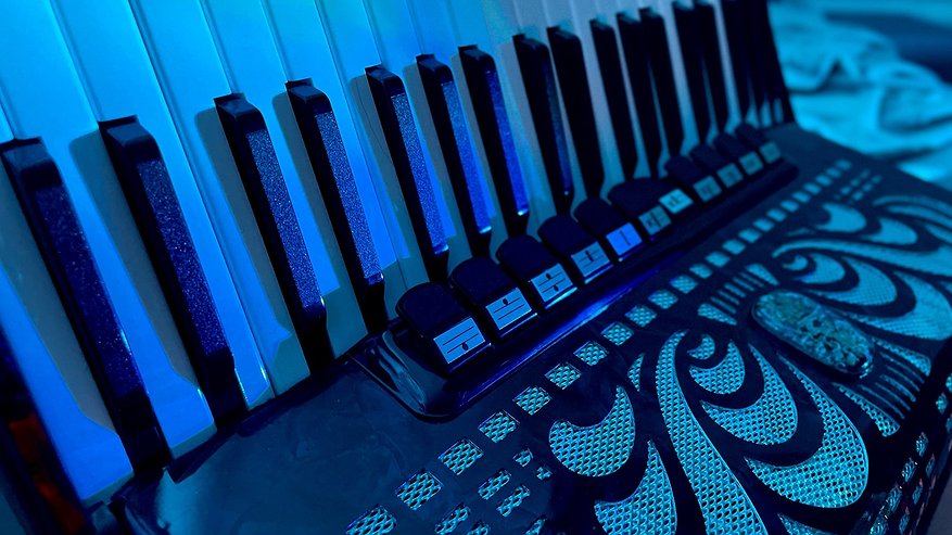 Главная картинка новости: Музыкальное будущее Коми: детские школы искусств получают новые инструменты и современное оборудование