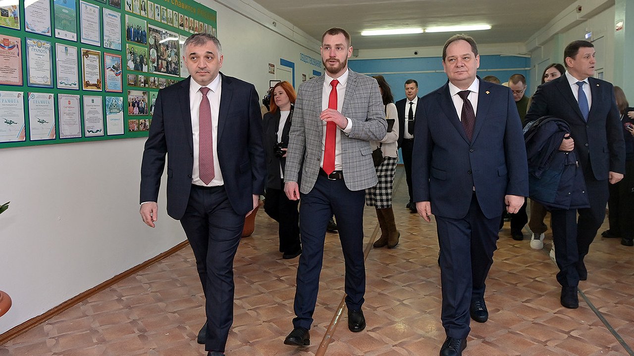 Главная картинка новости: Школы Усинска могут войти в программу капитального ремонта