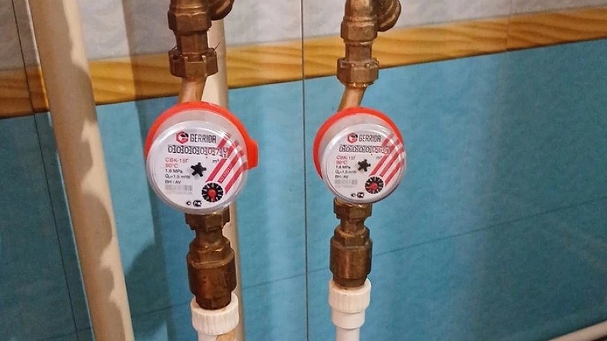 Главная картинка новости: По 7 500 рублей с квартиры: новое правило касается всех, у кого установлены счетчики ЖКХ