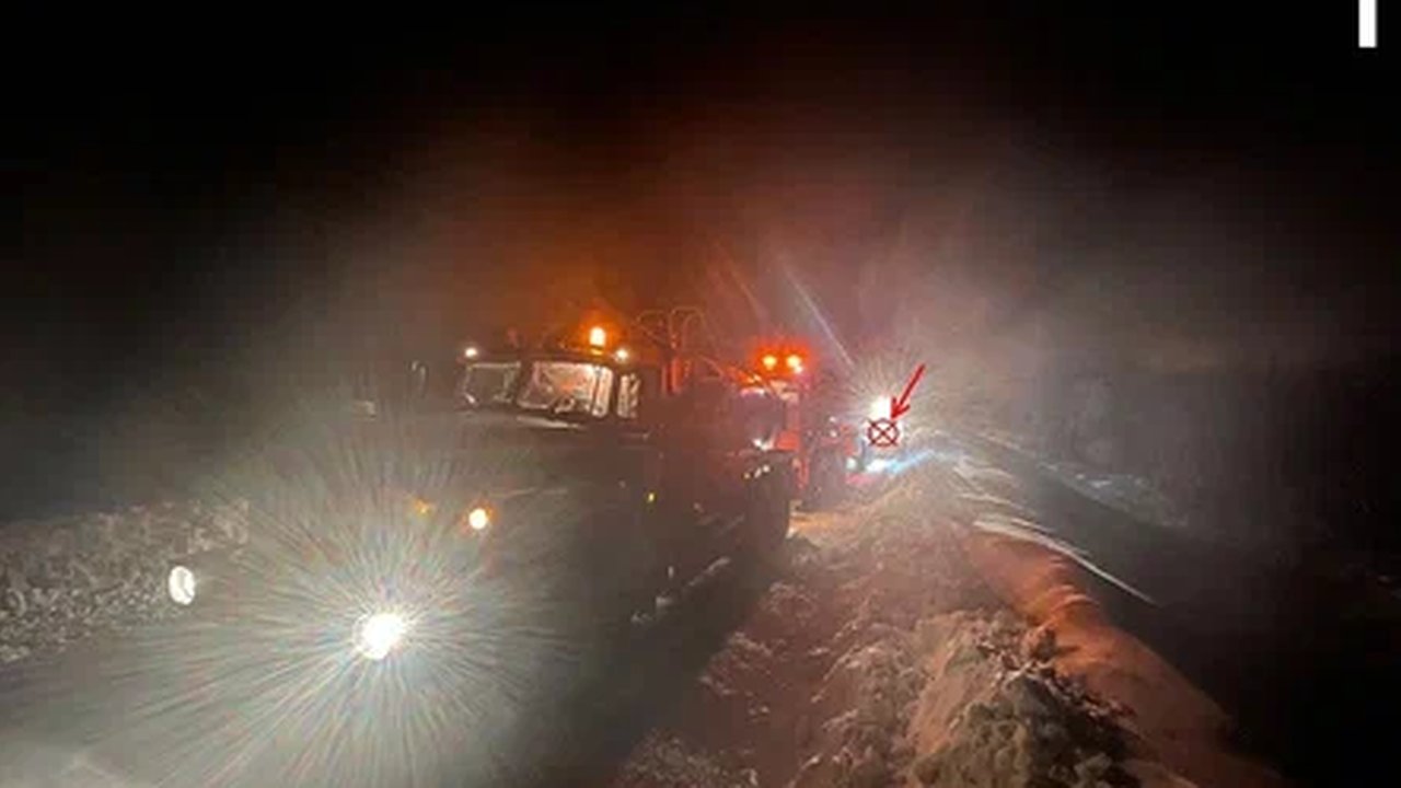 Главная картинка новости: В Усинске водитель КамАЗа оказался под его колесами 