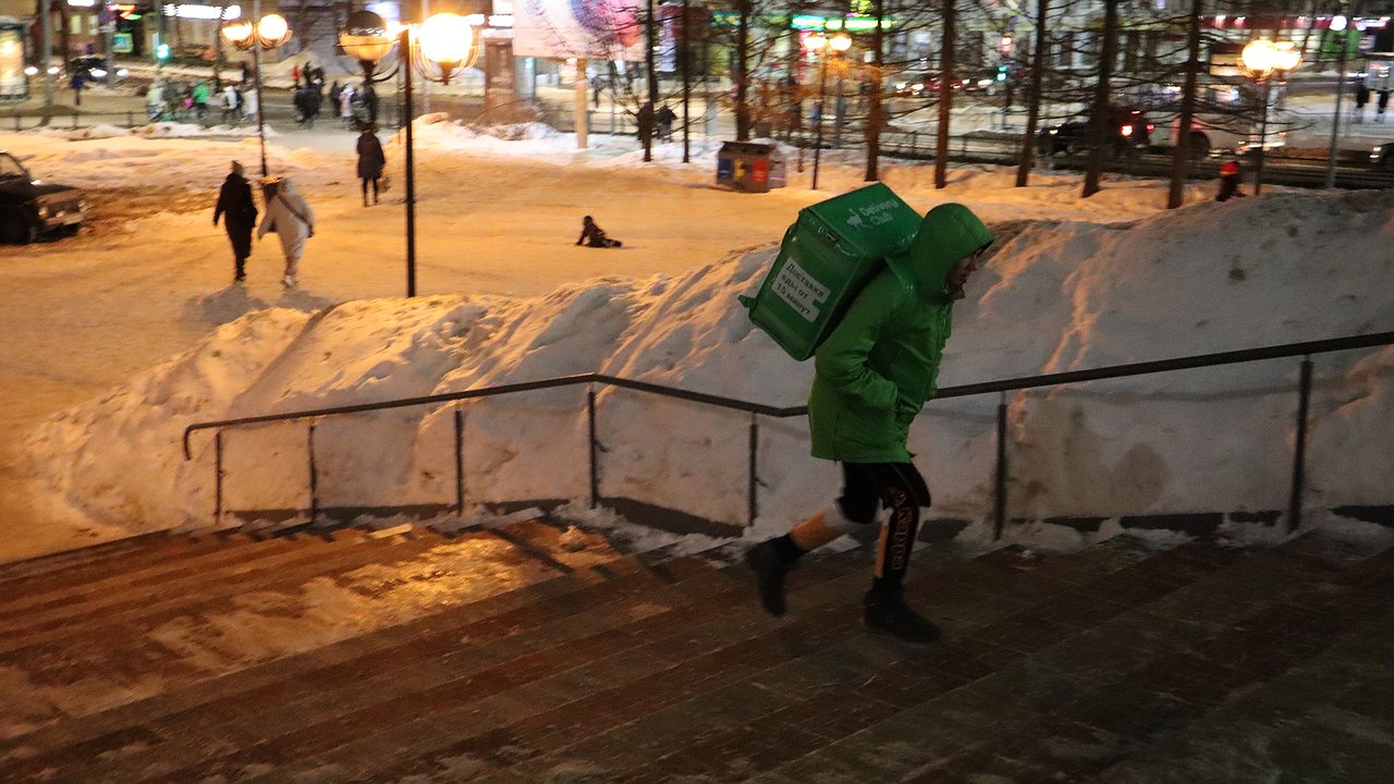 Главная картинка новости: Курьерская зарплата в Коми снова бьёт рекорды
