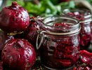 Будете 100 раз готовить, и все мало – свёкла по-осетински съедается за пару секунд