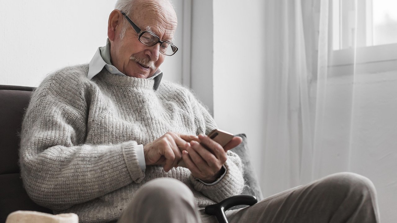 Главная картинка новости: Трудовой стаж пересчитают: с февраля пенсии будут начисляться с применением иных правил