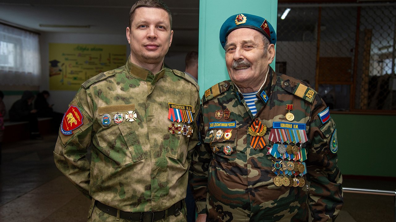 Главная картинка новости: В Усинске отметили День памяти о воинах-интернационалистах