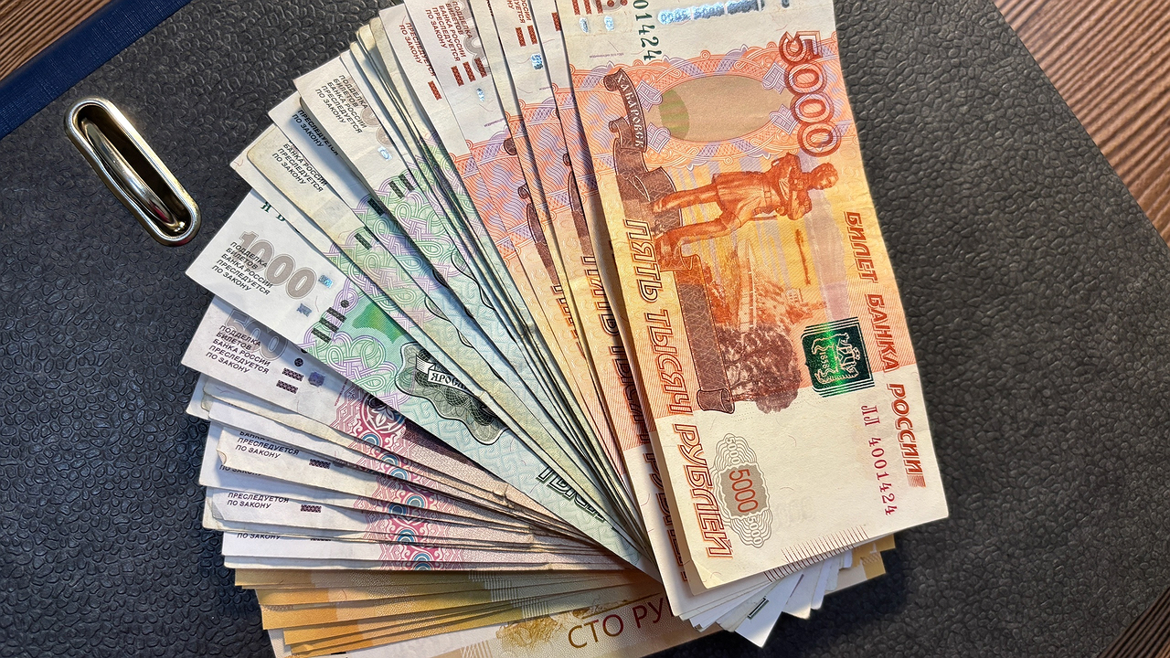 Главная картинка новости: Купюры больше не будут принимать в магазинах уже с 1 марта - неприятный сюрприз для каждого покупателя