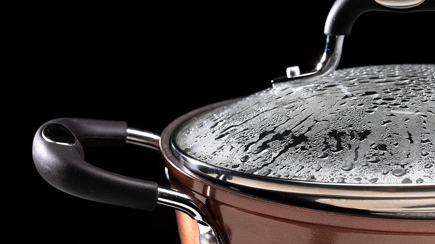 Главная картинка новости: 2 капли на стеклянные крышки – они вновь прозрачнее хрусталя: больше ничего тереть не придется