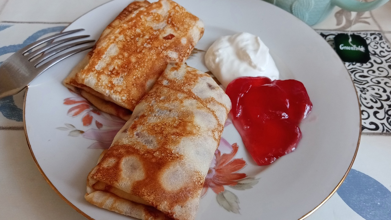 Главная картинка новости: 2 ложки в тесто - блины не рвутся и не прилипают к сковороде: идеально подходят на Масленицу