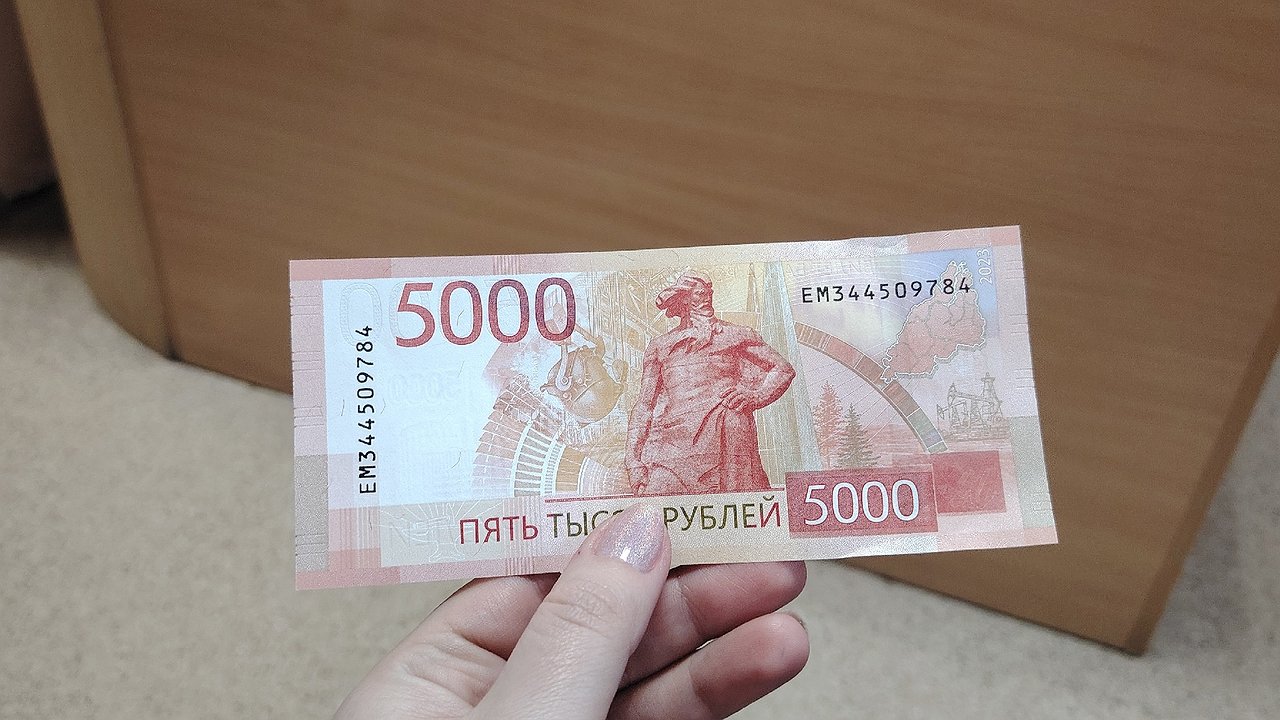 Главная картинка новости: Мошенники под предлогом дополнительного заработка похитили у жительницы Коми более 2,7 млн рублей