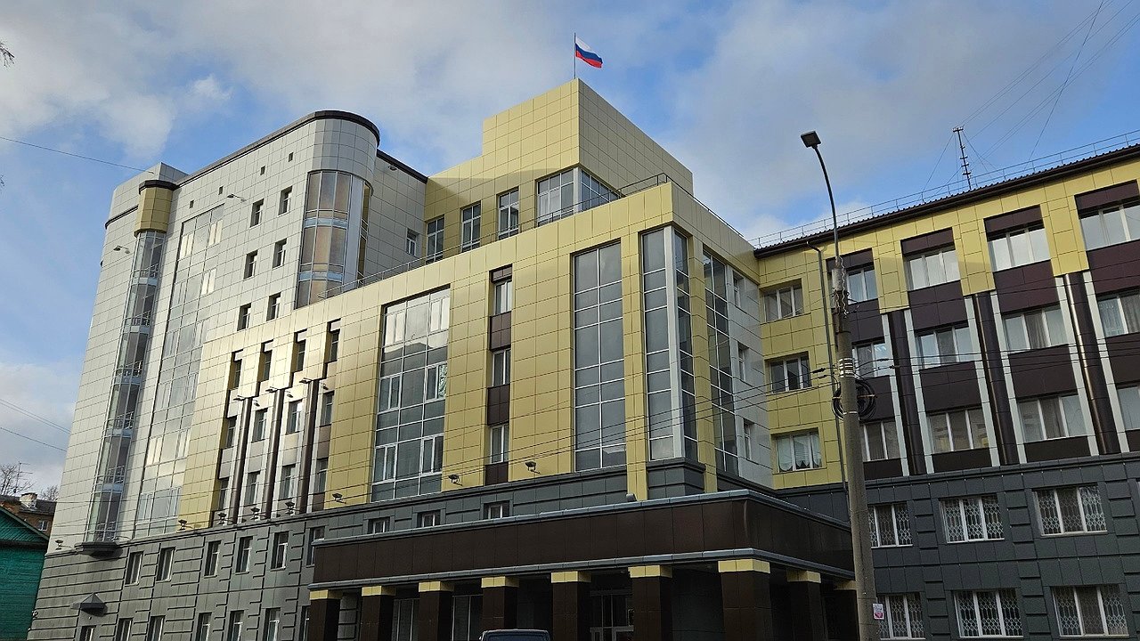 Главная картинка новости: На “отмытые” несколько миллионов сотрудница сыктывкарской администрации купила себе новенькую машину 