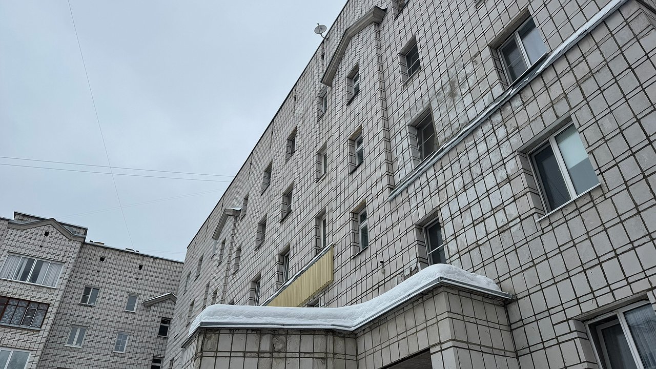 Главная картинка новости: Усинск встречает 10 марта морозным утром и солнечным днем