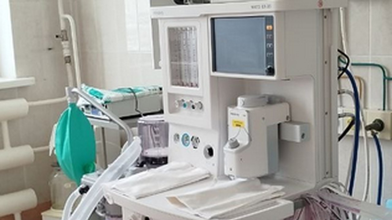 Главная картинка новости: Дыхание жизни: больницы Коми получили новые наркозно-дыхательные аппараты