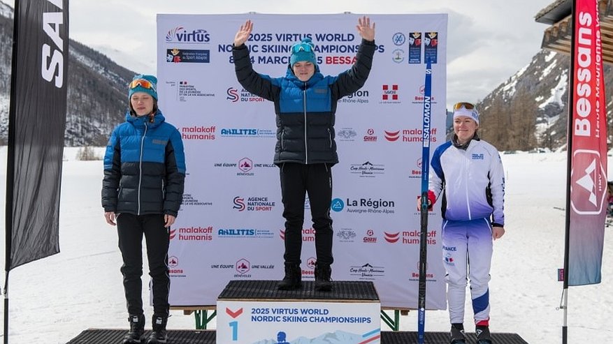 Главная картинка новости: Лыжница из Коми завоевала пять золотых медалей во Франции