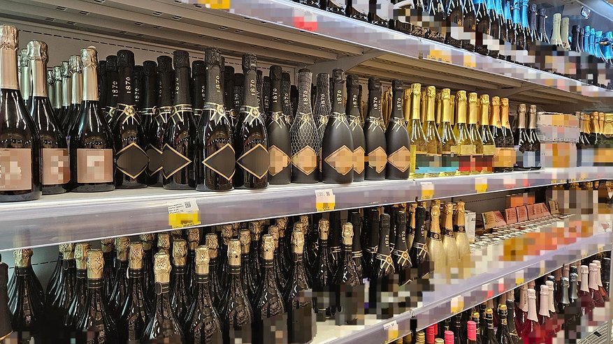 Главная картинка новости: В Коми женщина три раза попалась на воровстве алкоголя