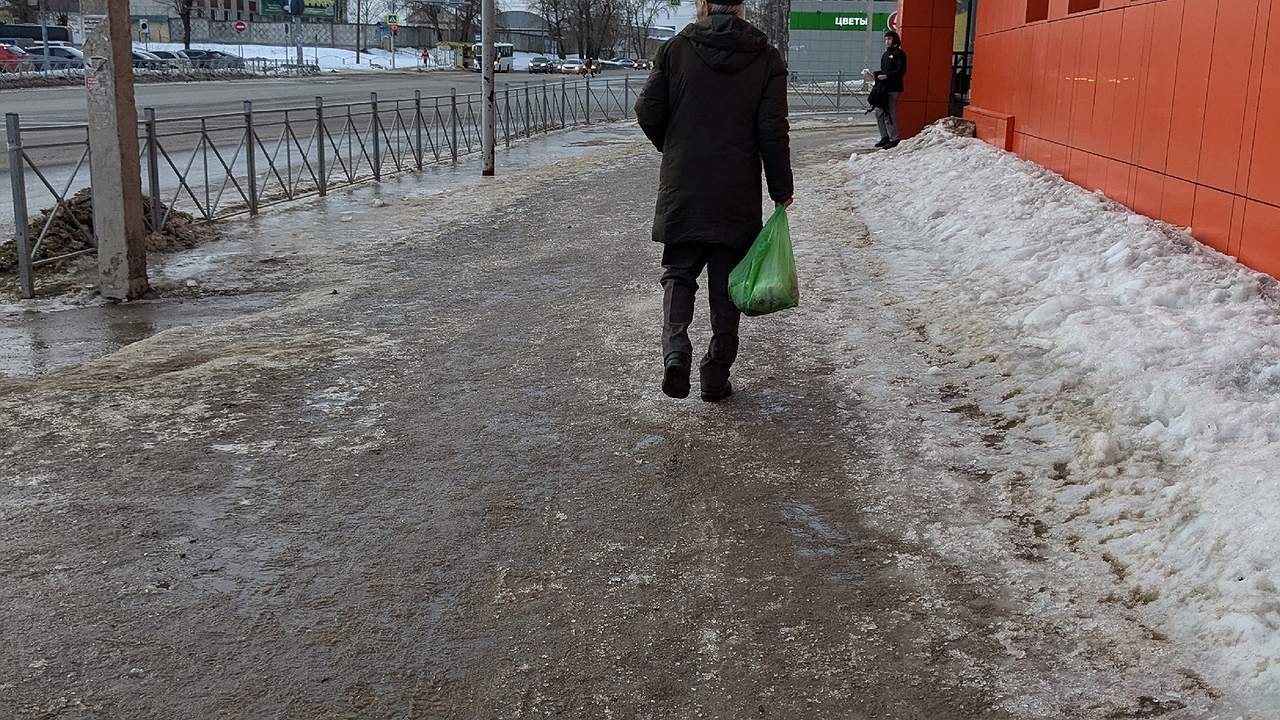 Главная картинка новости: В апреле выплатят сразу две пенсии. И одна из них намного больше другой
