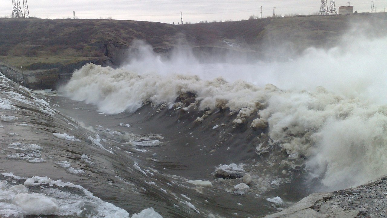 Главная картинка новости: "Комитеплоэнерго" на страже: энергетики оттачивают навыки реагирования на весенний паводок