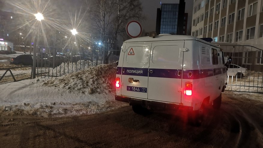 Главная картинка новости: В Коми ссора за столом обернулась убийством