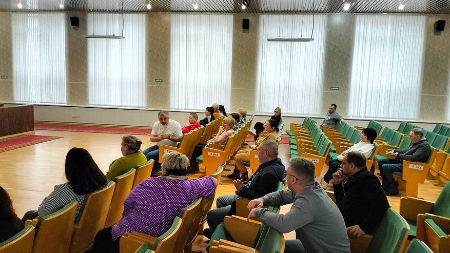 Главная картинка новости: Жители Усинска активно включились в обсуждение благоустройства города с управляющими организациями