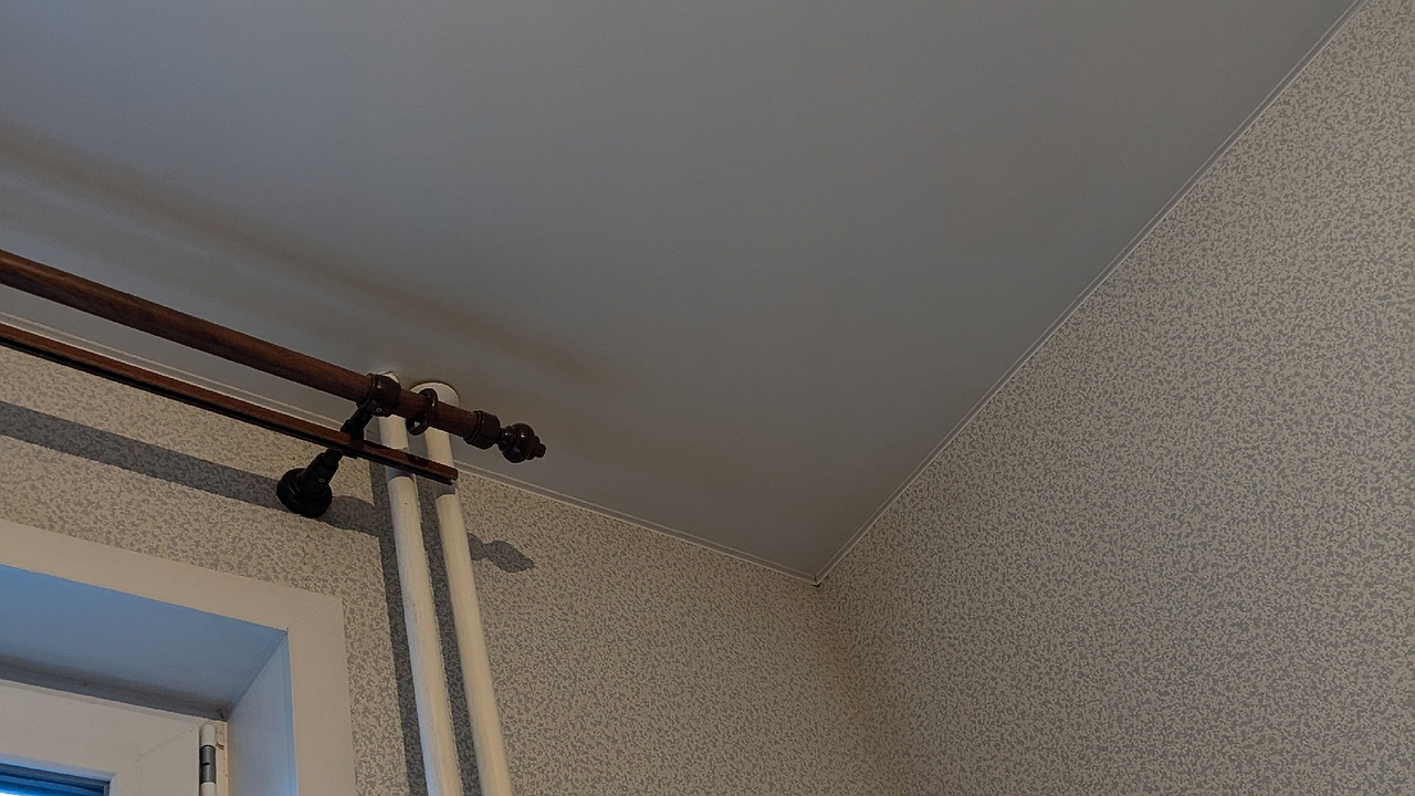 Главная картинка новости: С 3 апреля полностью будет запрещена установка натяжных потолков: их придется снять