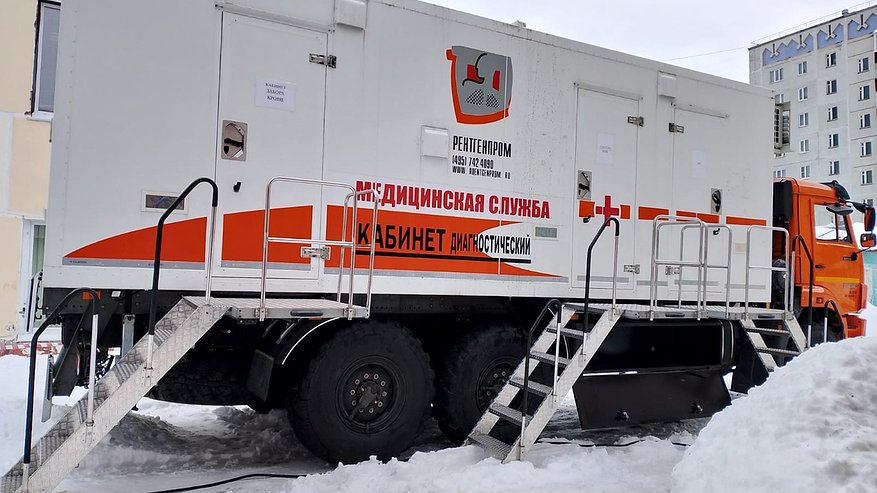 Главная картинка новости: Мобильный ФАП Усинской ЦРБ выходит на передовую здоровья: пациенты оценили удобство выездной диспансеризации