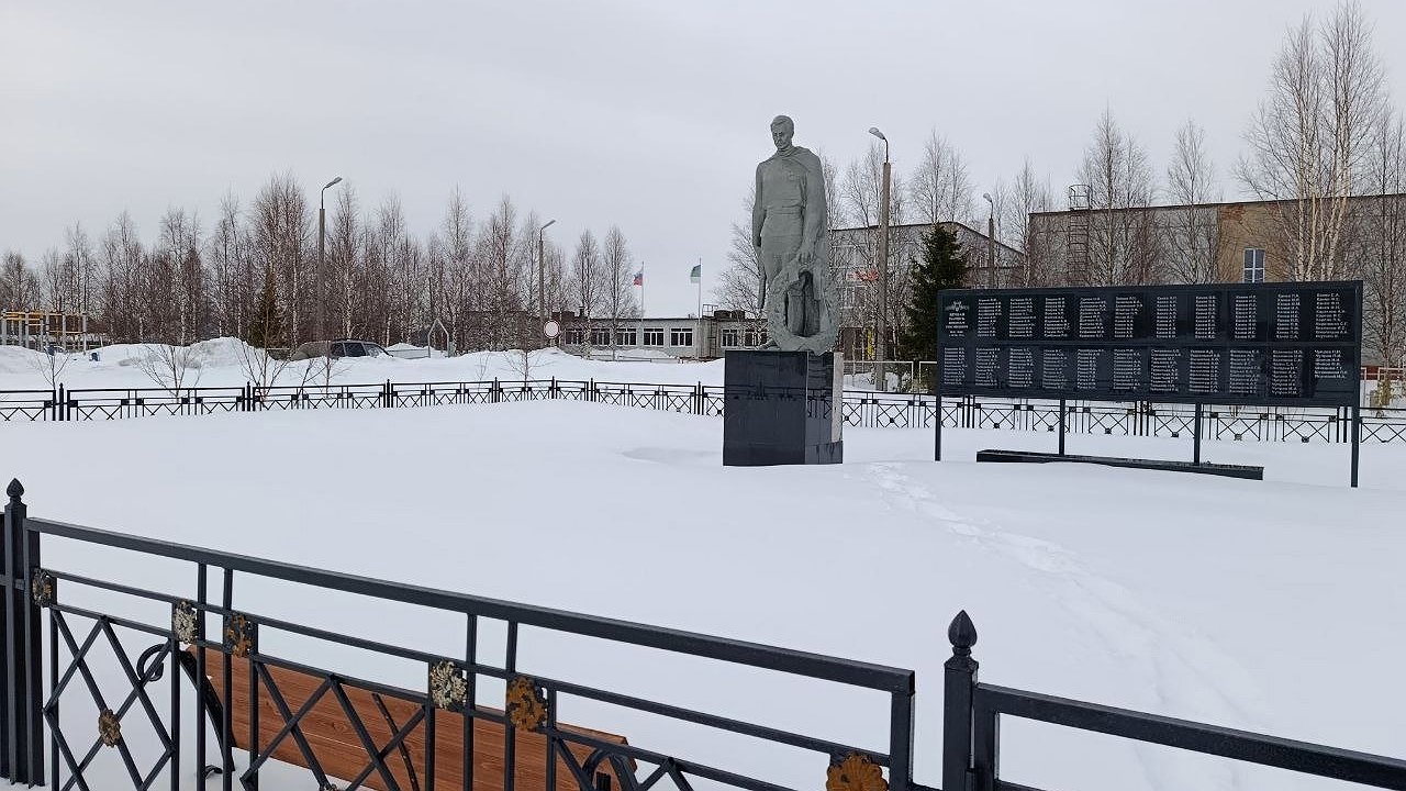 Главная картинка новости: В Усинске отреставрируют монументы, посвященные героям ВОВ