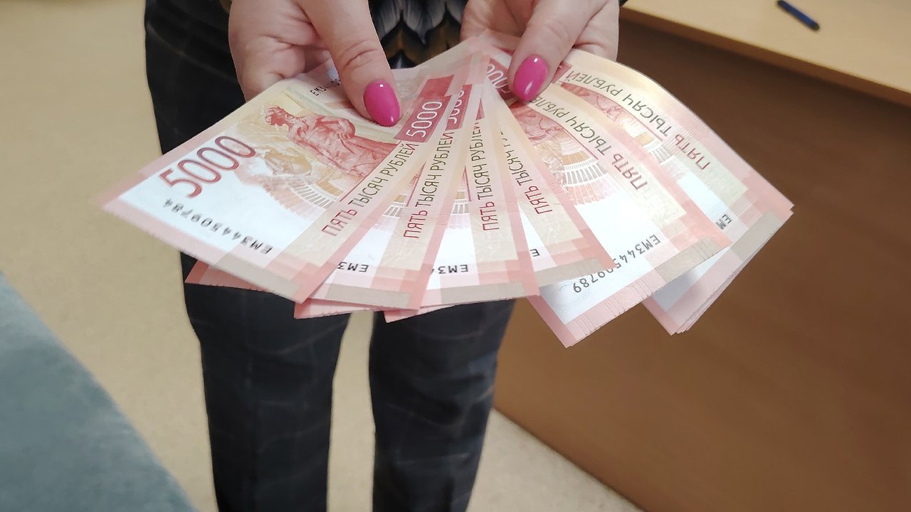 Главная картинка новости: Пенсионерка в Коми стала жертвой изощренной схемы мошенников, потеряв свыше 600 тысяч рублей