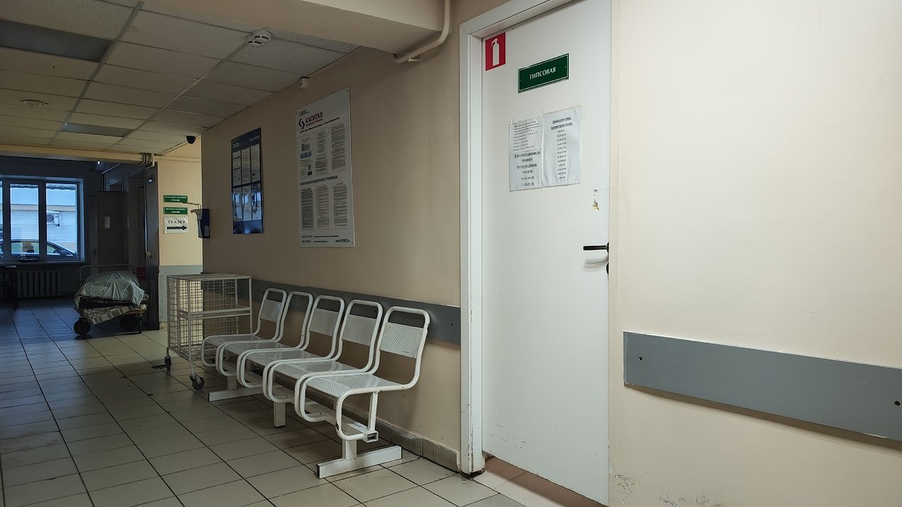 Главная картинка новости:  В Коми два ребенка выпали из окон