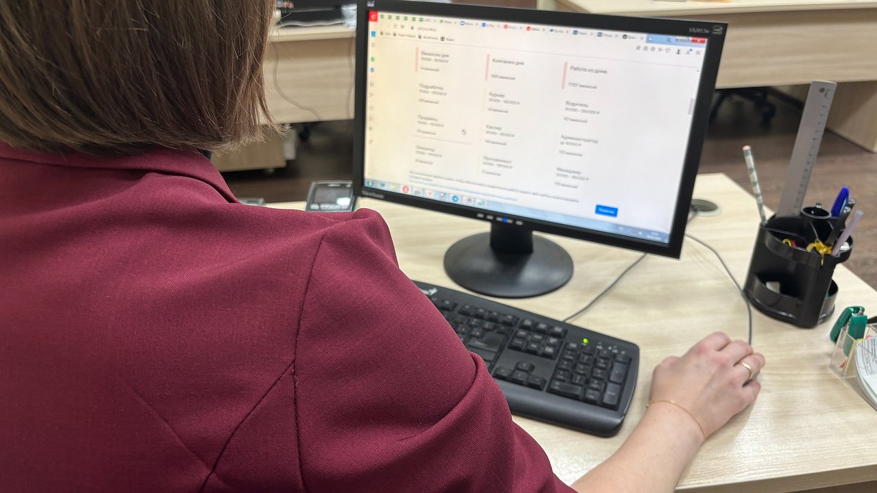 Главная картинка новости: Виртуальные бонусы обернулись реальными потерями: в Коми школьница стала жертвой игровых мошенников