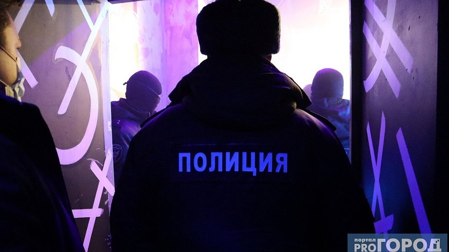 Главная картинка новости: Ночной дебош: в Коми росгвардейцы усмирили буйного мужчину в увеселительном заведении