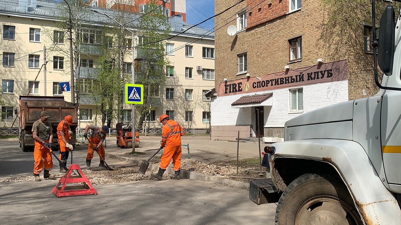 Главная картинка новости: Вахтовики в Коми: где платят больше всего?