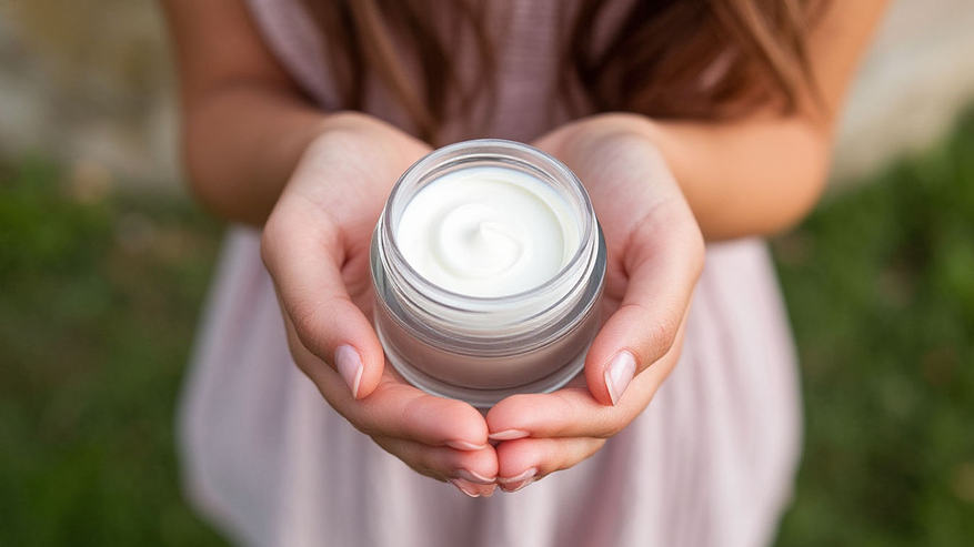 Главная картинка новости: Топ 3 лучших кремов против морщин: стоят совсем не дорого, а эффект как от премиум ботокса