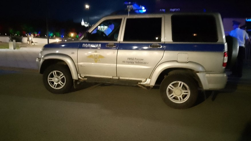 Главная картинка новости: В Усинске росгвардейцы усмирили буйного посетителя кафе
