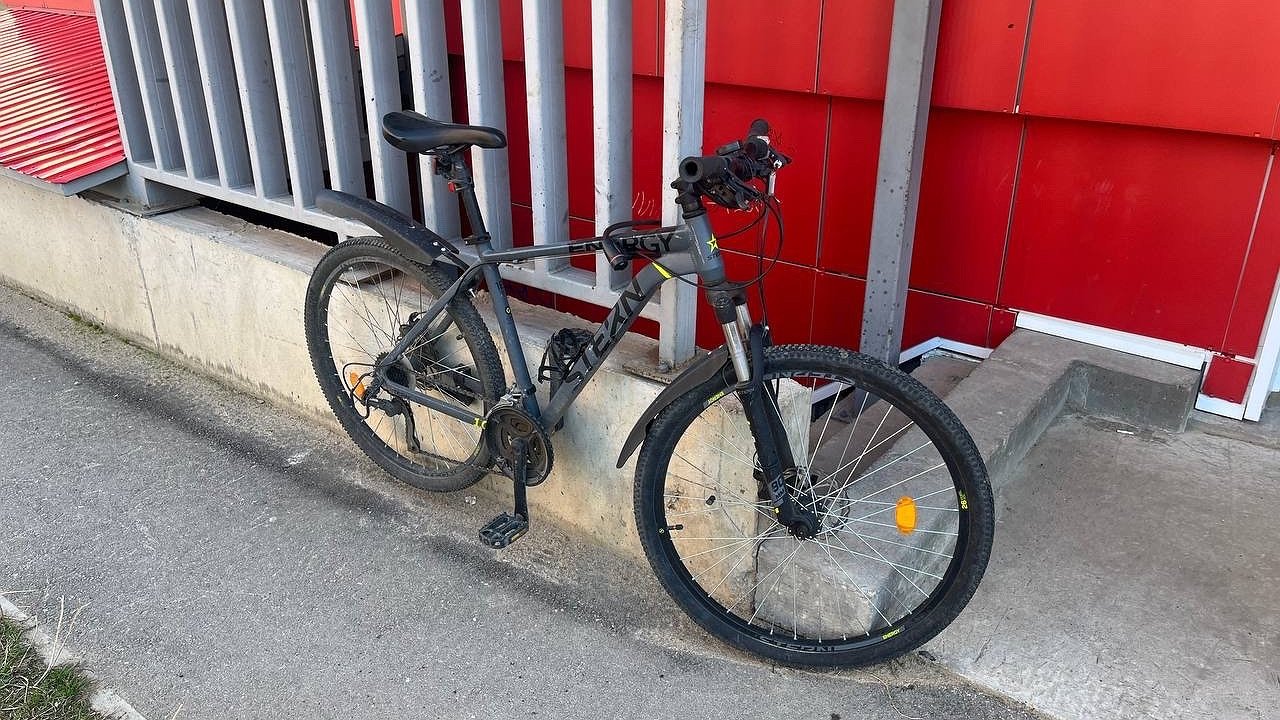 Главная картинка новости: ДТП с мототранспортом: в Коми питбайкер сбил велосипедистку и скрылся 