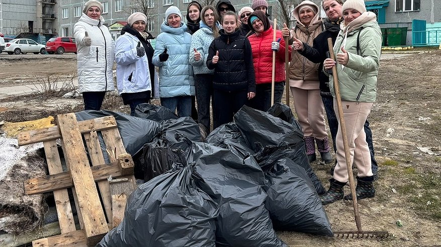 Главная картинка новости: Общегородской субботник прошел в Усинске