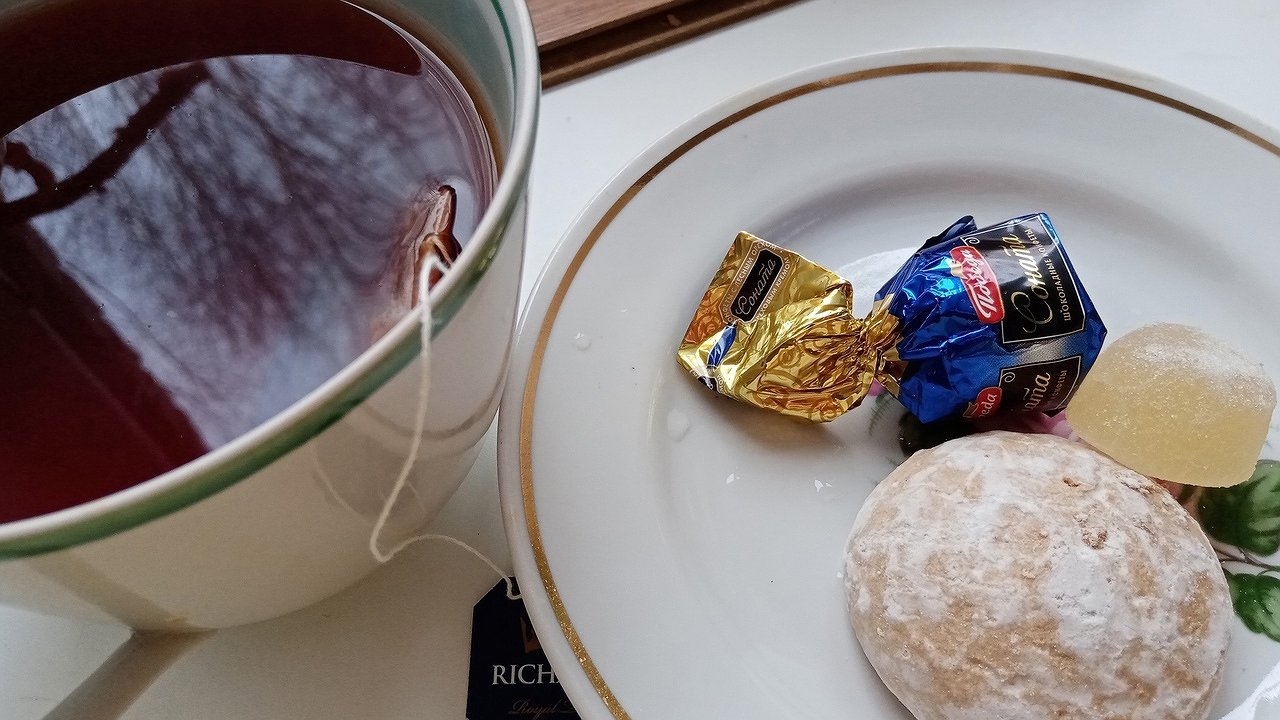 Главная картинка новости: Опаснее 100 выкуренных сигарет: любимый чай россиян признали вредным и умерщвляющим