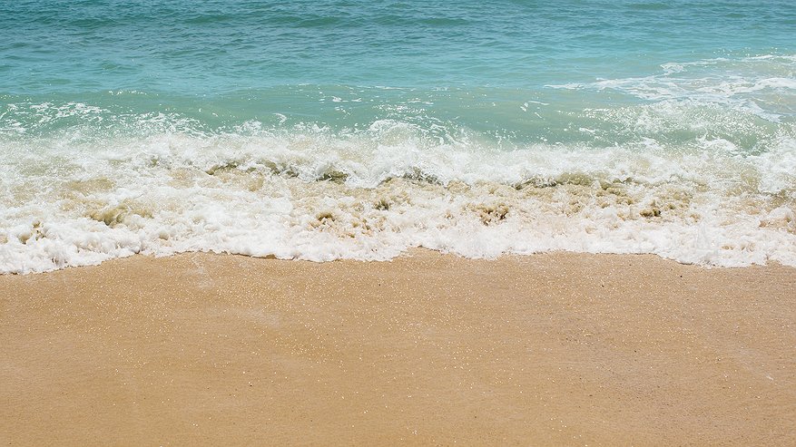 Главная картинка новости: Этот курорт называют русской Италией: чистейшие пляжи и кристально-голубая вода за копейки