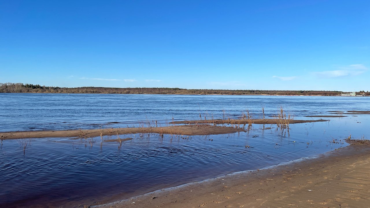 Главная картинка новости: Коми столкнулась с подтоплениями из-за резкого подъема воды в Печоре