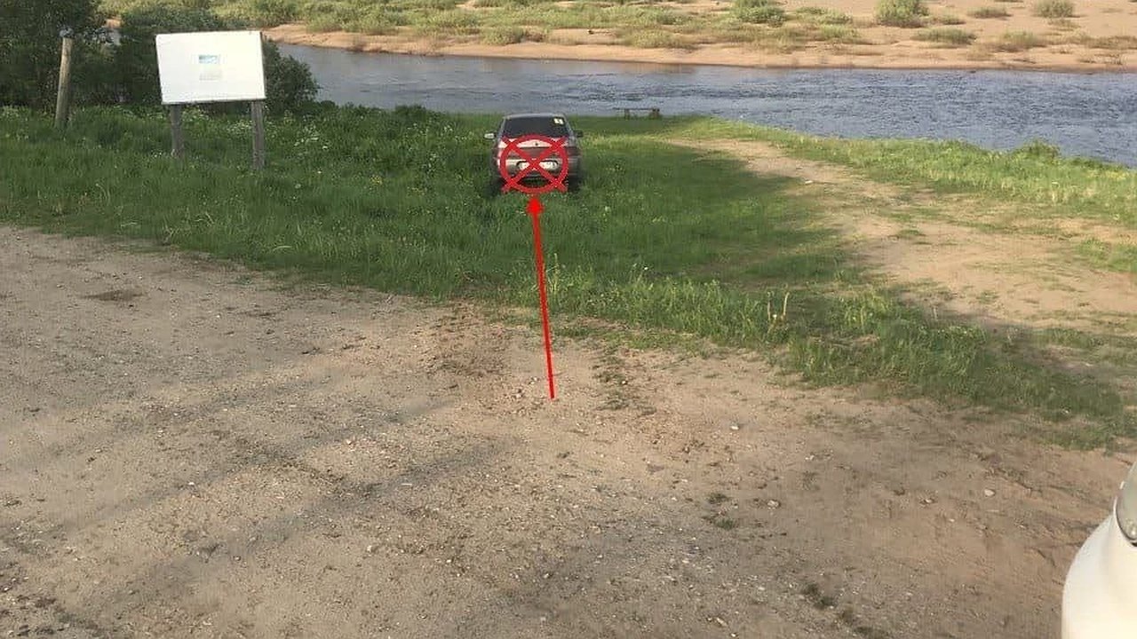 Главная картинка новости: Небрежность при парковке обернулась травмами для молодой автоледи в Коми