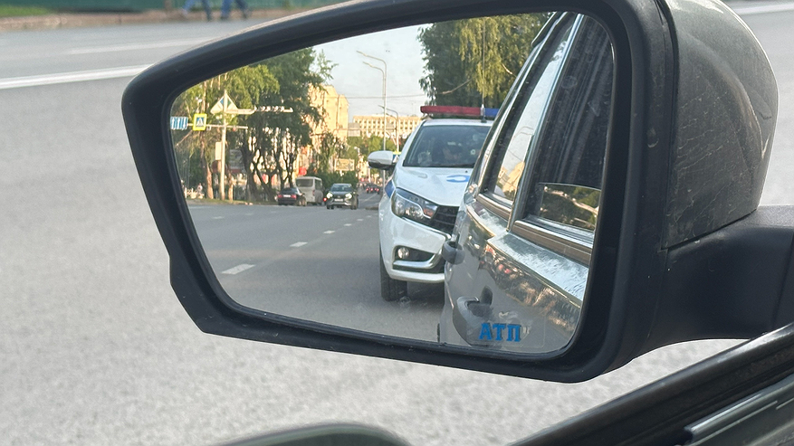 Главная картинка новости: Какие 3 документа ГАИ не имеет права требовать у водителей и как законно отказать инспектору: ответ ушлого юриста