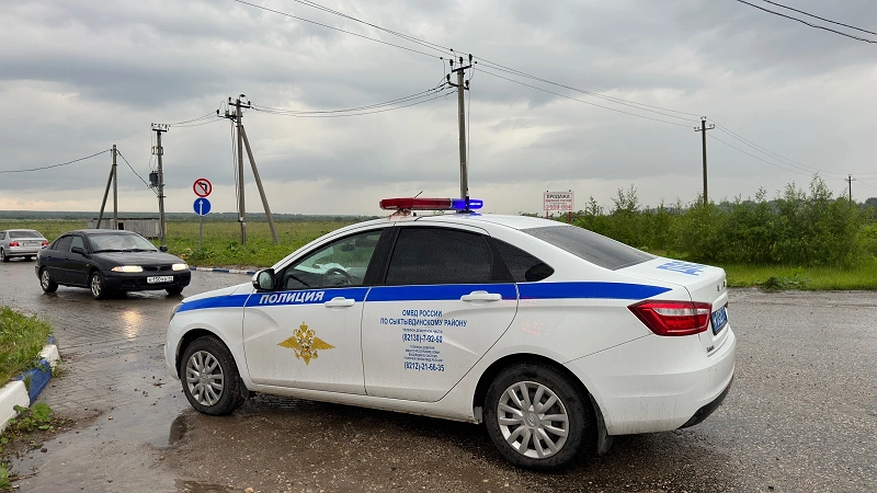 Главная картинка новости: Водителей предупредили. С 20 июня начинают лишать прав за опущенные стекла