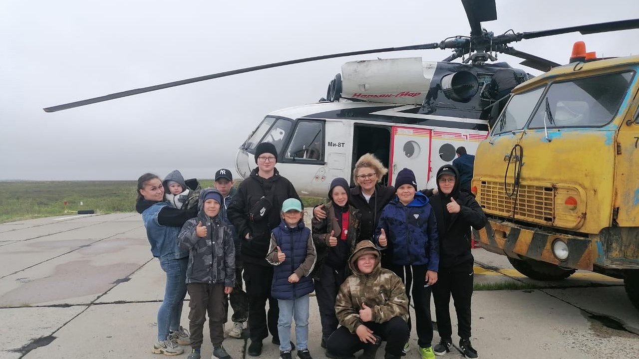 Главная картинка новости: Усинский район готовится к вертолетным рейсам для детей оленеводов