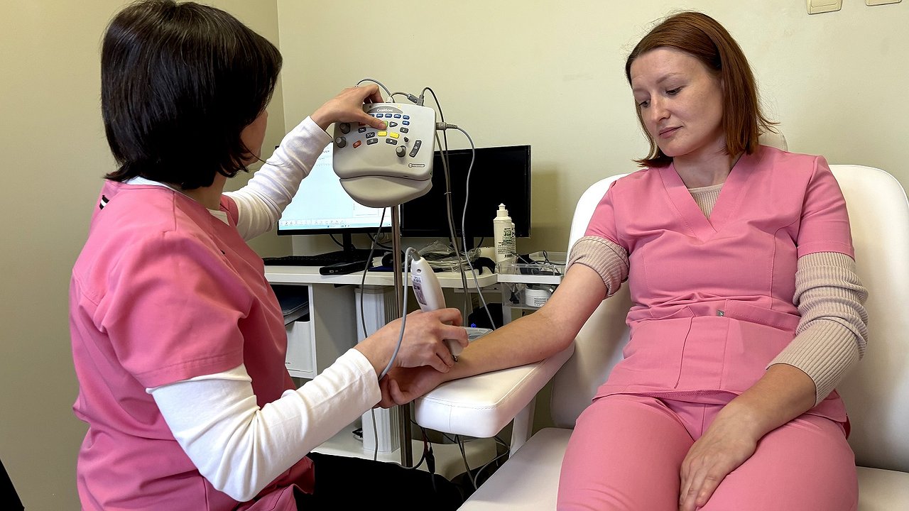 Главная картинка новости: Усинская больница получила уникальное диагностическое оборудование для неврологических исследований