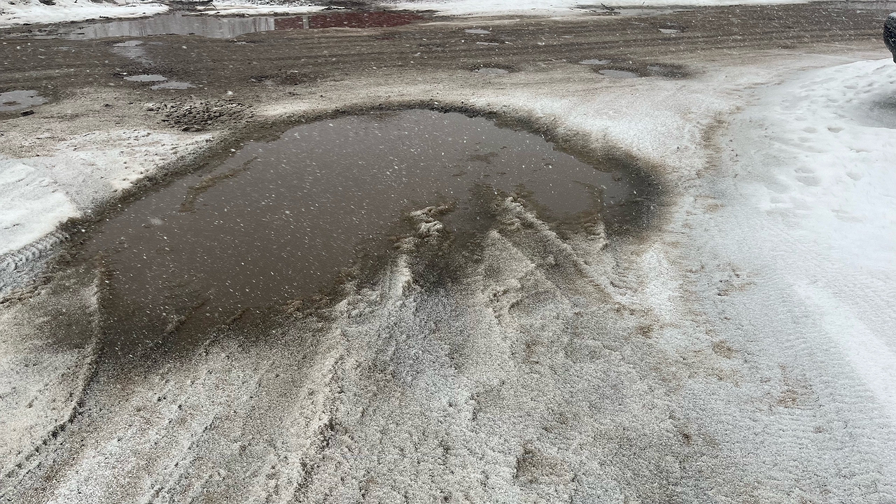 Главная картинка новости: С 28 июня температура упадет ниже 10 градусов: Роман Вильфанд предупреждает о дождях и похолодании