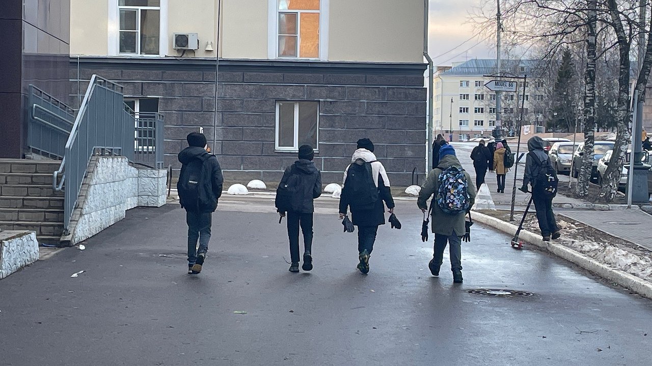 Главная картинка новости: Подростковая преступность в Коми: ложные сообщения о терактах и наркозакладки как "работа"