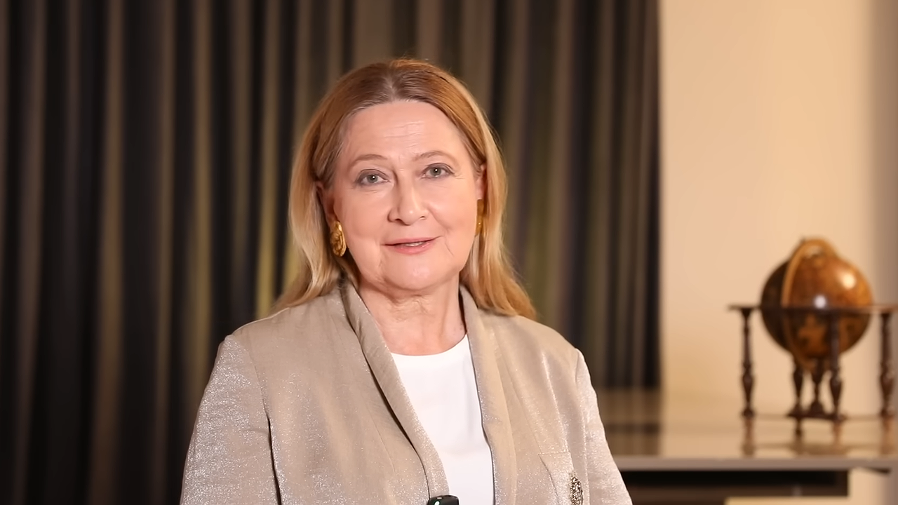 Главная картинка новости: Звезды изменят их жизнь с 1 июля: Глоба предрекает скорый успех для двух знаков