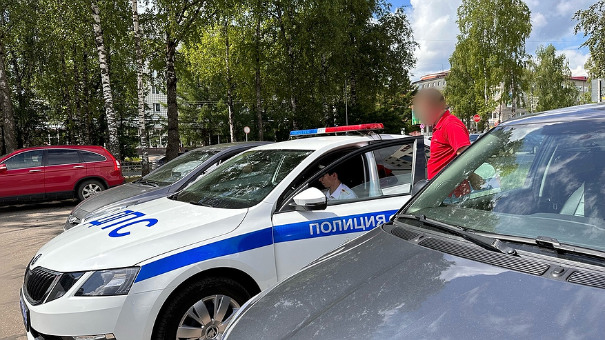 Главная картинка новости: Какие 3 документа ГАИ не имеет права требовать у водителей и как законно отказать инспектору: ответ бывалого юриста