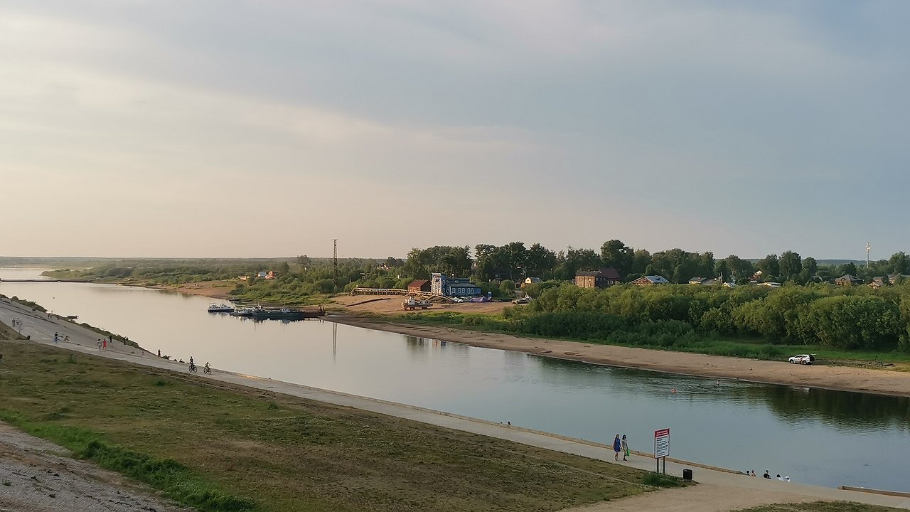 Главная картинка новости: Глава Коми потребовал ускорить восстановление разрушенной набережной