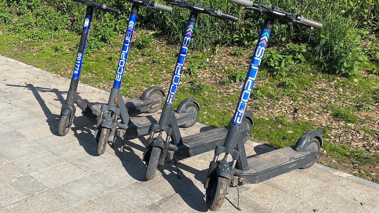 Главная картинка новости: В Усинске Госавтоинспекция учит горожан правилам дорожного движения